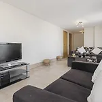 Jasmineiro Iii By An Island Apartment