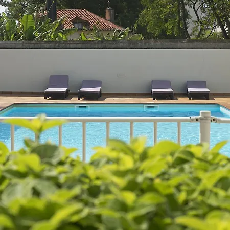 Jasmineiro Iii By An Island * Funchal (Madeira)