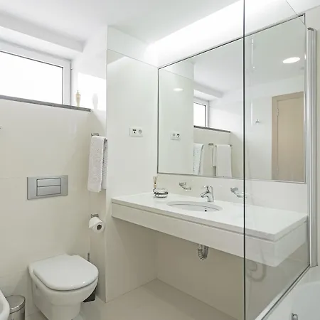 Jasmineiro Iii By An Island Apartment *