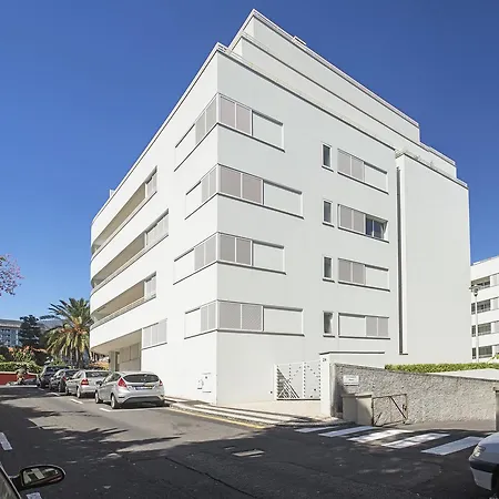 Jasmineiro Iii By An Island Apartment