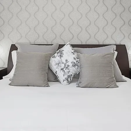 Daire Jasmineiro Iii By An Island