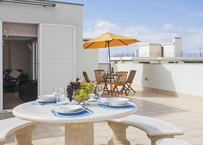 Jasmineiro Iii By An Island *