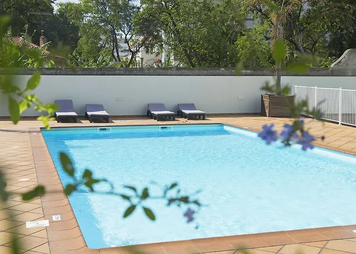 Jasmineiro Iii By An Island Funchal