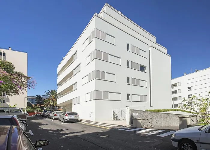 Jasmineiro Iii By An Island Apartman